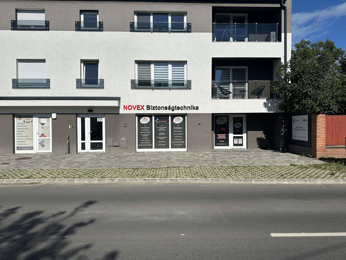 A nyíregyházi üzlet külső képe